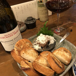 一十 - この鳥パテははずせない。パテの上にはバターの粉々クルクルかけ、毎回進化しております。バゲットももちもちで美味しい！