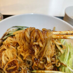 蘭苑飯店 - 麺は黄色い中華麺