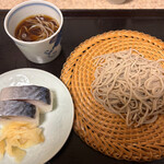 八幡そば - もりそば（2種類のそば）と鯖寿司セット