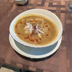 中国料理 翆陽 - ココナッツソースで味わうトムヤンクン仕立ての麺。