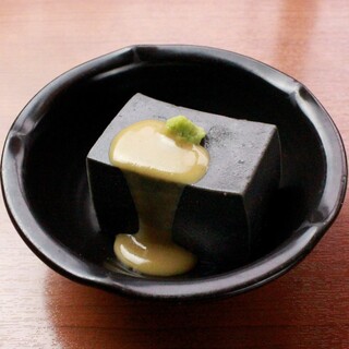 Enjoy authentic "sesame tofu" from a restaurant that is particular about sesame!