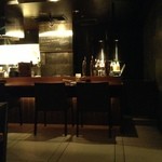 おかん - 綺麗でゴージャスな店内!!