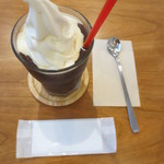 Shirokuma Cafe - 自分はアイスフロート（600円）を。