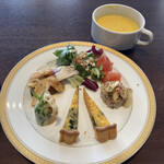 Ga-Denresutoran Shefuzu Terasu - ビュッフェスタイルのサラダとオードブル（私の皿）
