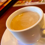ビッグボーイ - ホットコーヒーは泡立ち豊かで全体的にマイルド