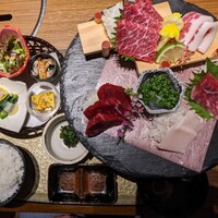 馬桜 銀座通り店 - 特選馬刺し盛り膳