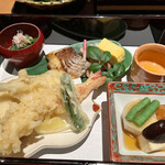 個室会席 北大路 - 天ぷら、焼き魚、煮物、おひたしなと。