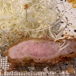 とんかつ目黒こがね - こういう断面のとんかつが好きです