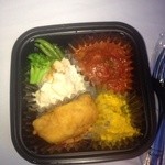 ラシーヌ - テイクアウト。ソース三種は美味いよ！ワイン欲しい！