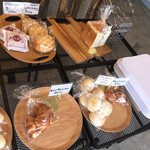 FRUIT SAND STORY - サンド類だけでなくパンも販売中   その３