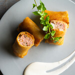 Piroshki style spring rolls with yogurt sauce (2 pieces)