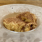 Sare - 추가: 수제 티라미수 큰 사이즈
                      달콤한 것은 별미입니다, 이 아저씨!
                      아라이 셰프의 수제 티라미수를 정말 좋아해서, 이날도 있는지 확인했습니다!
                      늘처럼 큰 사이즈로 주문했습니다.