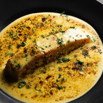 オーロラキングサーモンのミキュイ　ボンファンソース