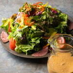 すりおろし野菜の自家製ドレッシング me at park オリジナルサラダ