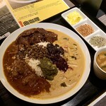 偏愛食堂 - 「カレープレート」¥2750（福岡：Curry＆Cafe Afterglow）