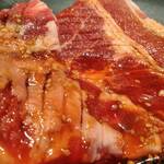 国産牛焼肉食べ放題 肉匠坂井 - 変わった名前のカルビ