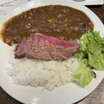 肉塊 UNO - 贅沢牧草牛ステーキカレー