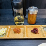 人や - 味変の、チリパウダーが辛旨！！