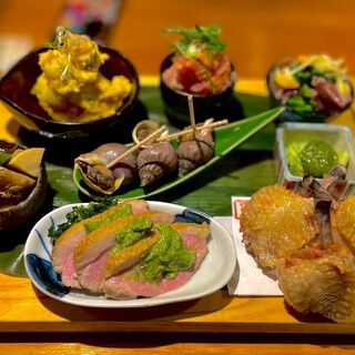 『旬を一度に楽しむ』名物おばんざいプレートは注文必須