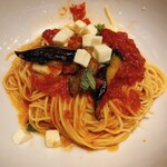 釜あげスパゲッティ すぱじろう - モッツァレラチーズとなすのトマトスパ 1,265円