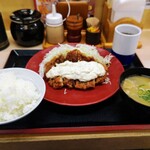 Katsuya - タルタルチキンカツ定食825円