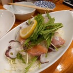 Jambo Yakitori Shin - 海鮮サラダ！刺身の写真を撮り忘れたのですが、焼き鳥屋なのに海鮮の鮮度です。