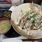 オリーブ・キッチン  - 本日のサービス　豚カツてりマヨ丼700円