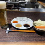 串揚げキッチン だん - 生ビール、生野菜