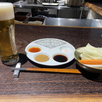 串揚げキッチン だん EKIZO神戸三宮店 - 生ビール、生野菜