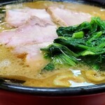 ラーメン 杉田家 - ラーメン並(近景)