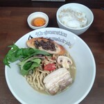 4代目松屋食堂 - トリュフ薫る汁無しヌードル 【期間限定】(1200円)
      トリュフTKG(400円)