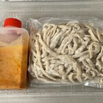 ラーメン もっけだの - 『冷凍油そば』のタレ、麺