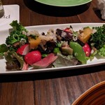 オステリア ユルリ - いろいろ野菜のゴロゴロサラダ