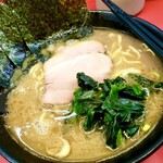 ラーメン 杉田家 本店 - 