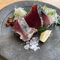 ダイナミックキッチン＆バー 響  西新宿野村ビル店 - 鰹のたたき