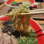 熊本ラーメン 黒亭 - ネジれない！w