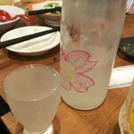 金町製麺 - 日本酒「仙禽さくら」