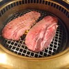Akaitougarashi - 厚切り塩牛タン(1320円)焼き中