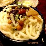 三州うどん - 山菜うどん、なめこがつるつるで美味しい。