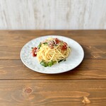 FIRST TABLE - 梅としらすの和風パスタ