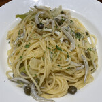 VINORIO - パスタランチ1000円　しらすとキャベツのスパゲッティ。