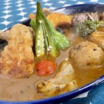 カワラヤ スープカレー - 肉と野菜のSPカレー(チキン、豚角煮、とりつくね)、SPICE 20番、スープ大盛