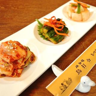 自家製のキムチを店頭にある自販機で販売中！