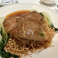 家寶 跳龍門 - 和牛と季節野菜のあんかけ焼きそば あんは優しい味わいであるがなんとも美味しい 牛肉がとても柔らかく量もたくさんで満足度高し 香港独特の細麺も焼きが香ばしく◎ 家寶 跳龍門 - 和牛と季節野菜のあんかけ焼きそば あんは優しい味わいであるがなんとも美味しい 牛肉がとても柔らかく量もたくさんで満足度高し 香港独特の細麺も焼きが香ばしく◎