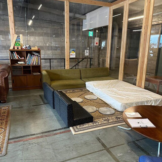 マットレスがあり安全に遊べるキッズスペース完備！