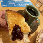 コメダ珈琲店  - あんこ、のっけた。クリームも欲しい。