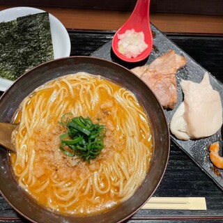 Change the taste with toppings! A luxurious bowl of special Ramen!