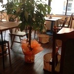 kadoya - 女性には嬉しい足元の荷物入れ