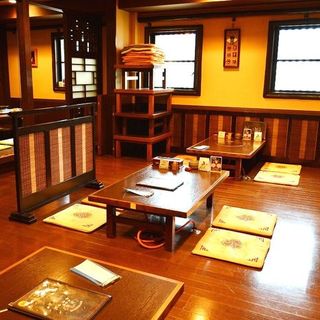 個室あり◎大人数での宴会も可能な、古民家風の空間