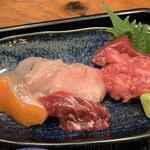 Binchousumi Biyaki Jige - 刺身は鮪が3種・鯛・ブリ・サーモン